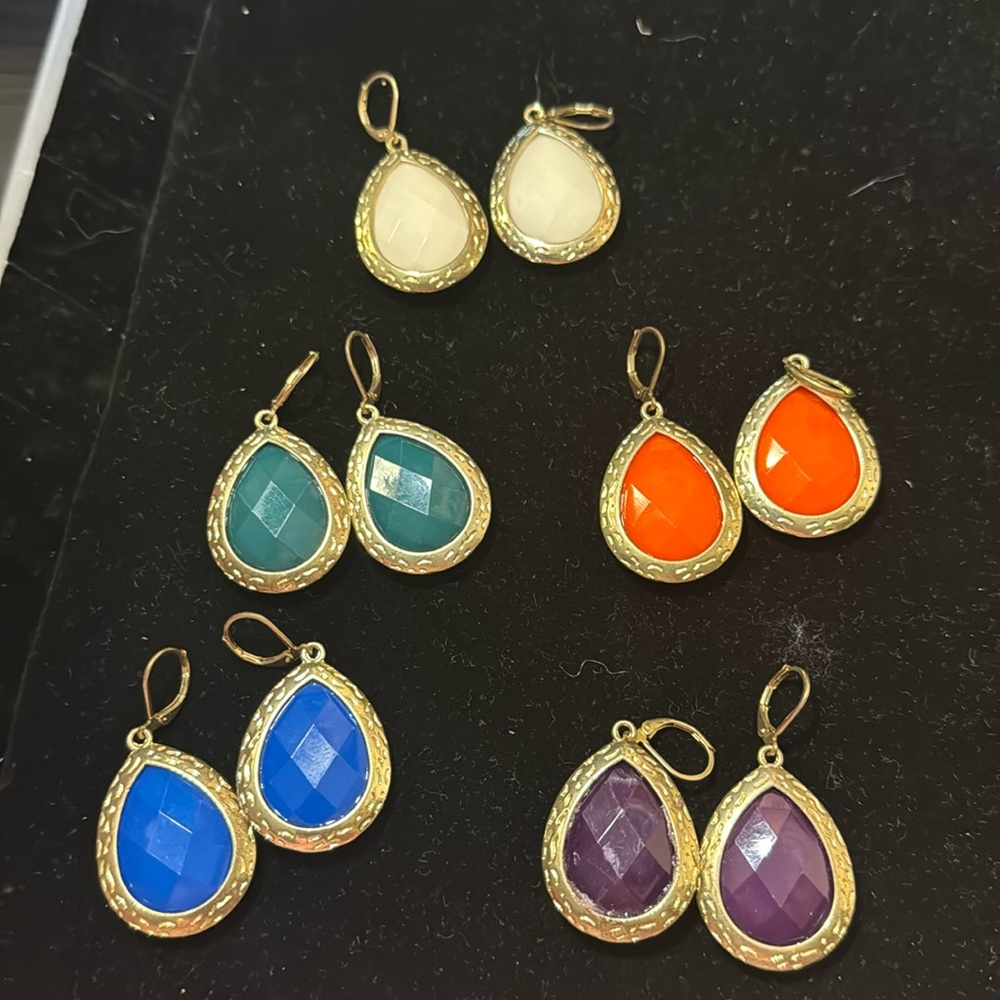 Five pair of vintage tear drop earrings